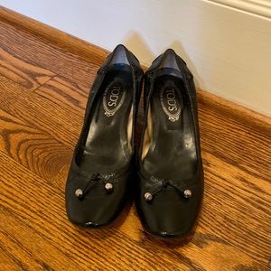 Women’s Tod’s black kitten heel pumps. Used size 41